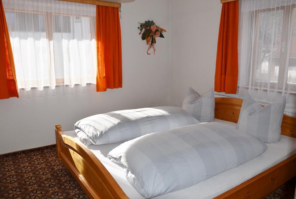 Villa Sonnenheim Forchach Zimmer foto