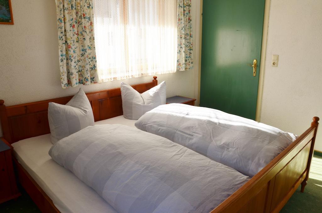 Villa Sonnenheim Forchach Zimmer foto